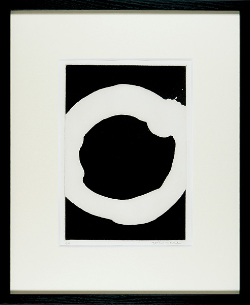 Yoshihara Jiro “Black Ground and White Circle”／