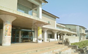 サンリツ服部美術館